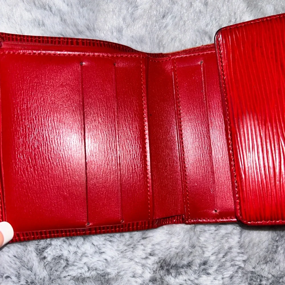 Red Luis Vuitton Epi 100% Authentic wood grain leather made in France UNI-SEX❤️ - Picture 6 of 15